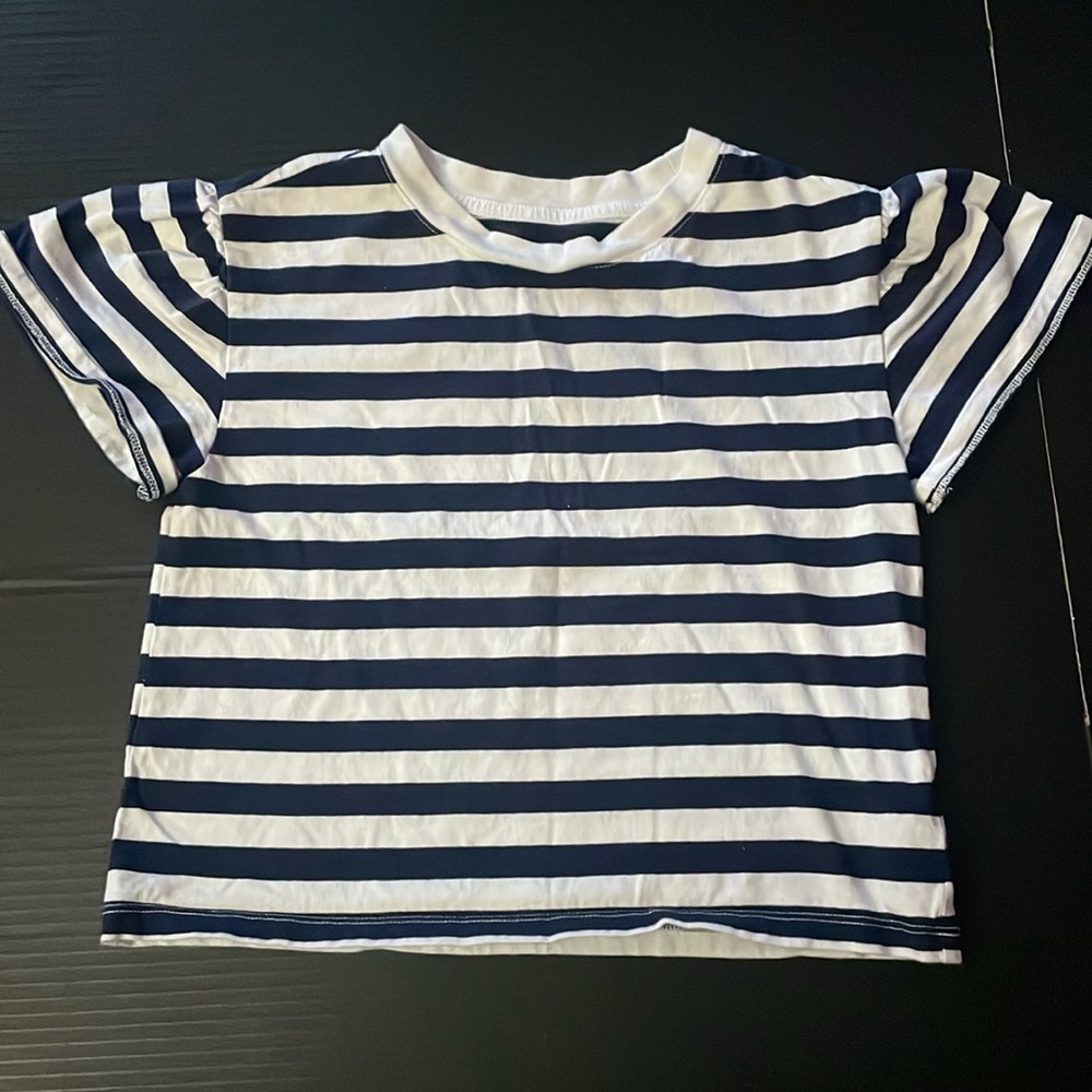 Girls T-shirt size M